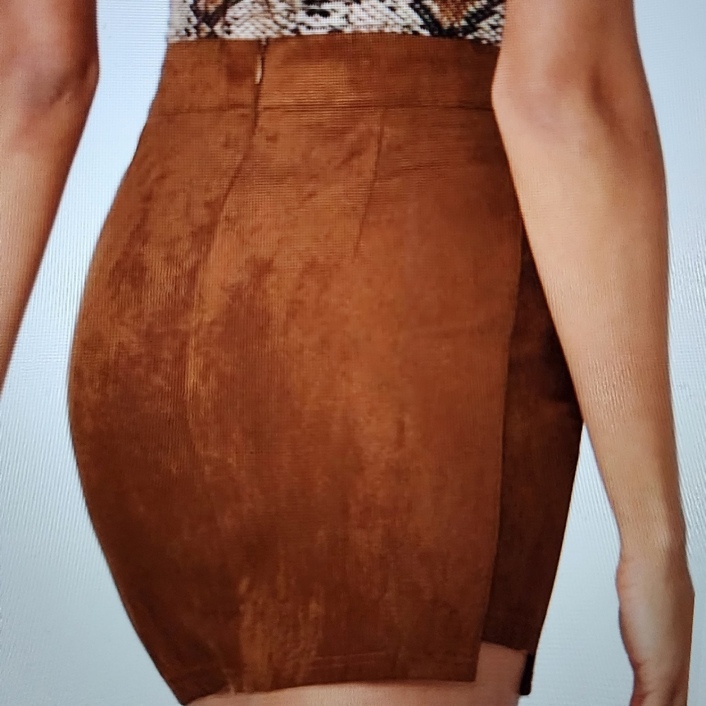 Women's Solid Bodycon Faux Suede Mini Skirt - Picture 3 of 5